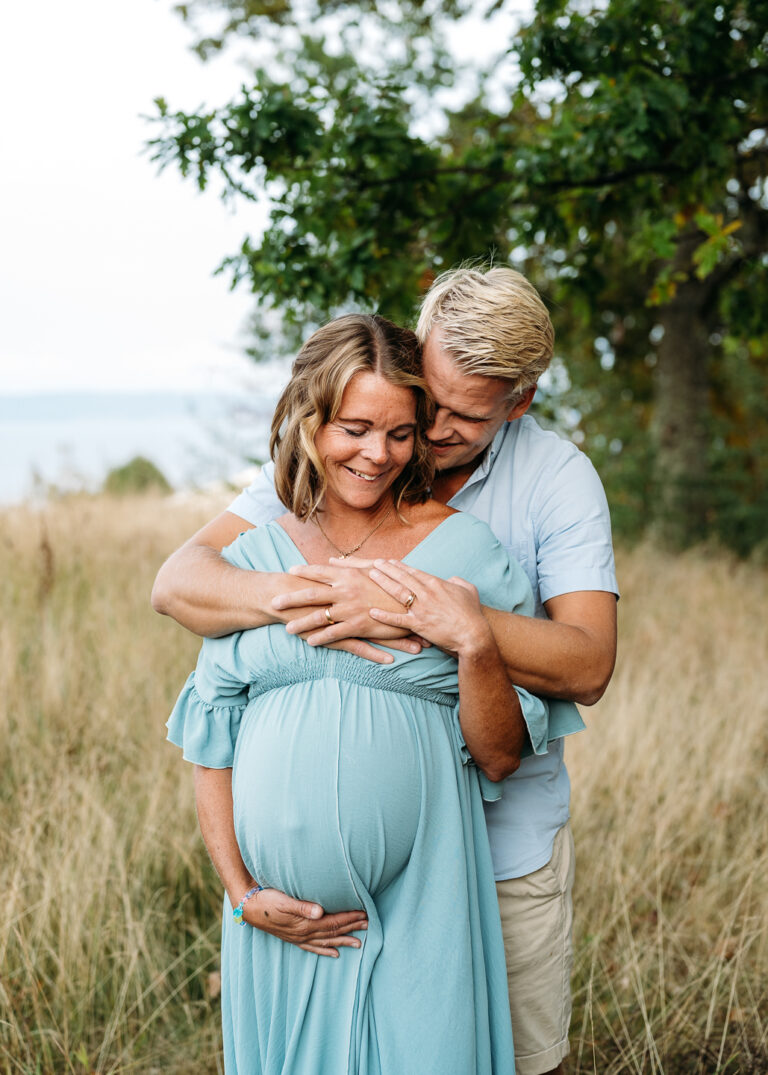 gravidfotografering-inspiration-utomhus-studio-gravidbilder-elinstahre-jonkoping-hjo